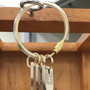 鍵をまとめて吊るす