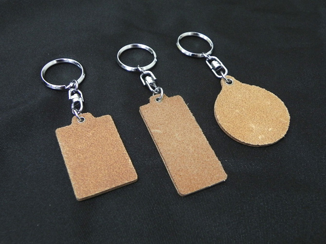 安価な本革製キーホルダー印刷前ウラ
